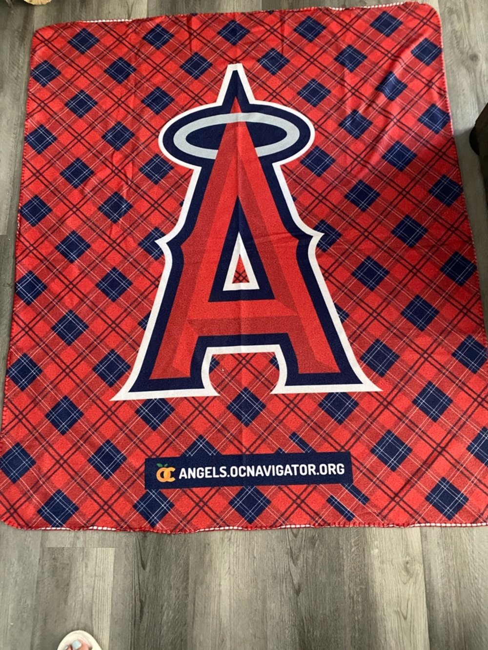 Los Angeles Angels Red & Navy Plaid Throw Blanket (Brand new - in packaging)